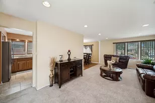 8918 S Francisco Ave, Evergreen Park, IL 60805 - Photo 7