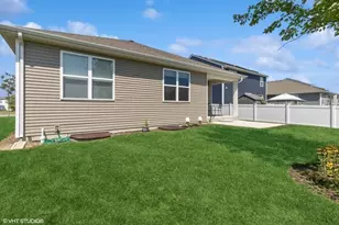 6813 Cobble Spgs Ln, Wonder Lake, IL 60097 - Photo 15