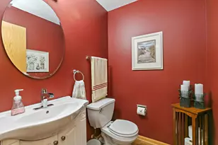 910 Cynthia Ln, Lake in the Hills, IL 60156 - Photo 11