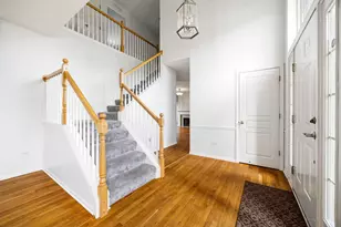 9 Lilac Ct, Bolingbrook, IL 60490 - Photo 5