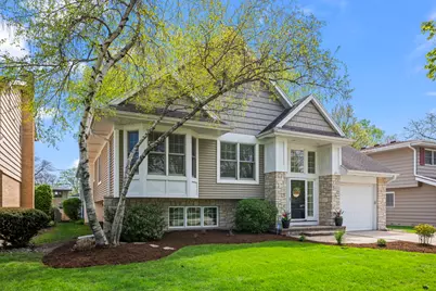 831 S Dryden Place, Arlington Heights, IL 60005 - Photo 1