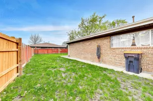 1310 Beverly Ln, Streamwood, IL 60107 - Photo 23