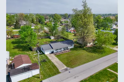 1810 W Chestnut Street, Marion, IL 62959 - Photo 3