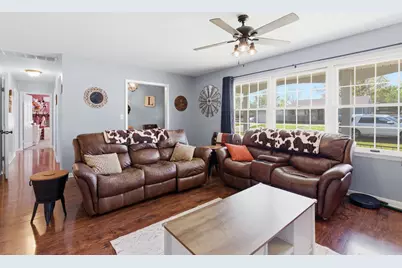 1810 W Chestnut Street, Marion, IL 62959 - Photo 7