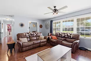 1810 W Chestnut St, Marion, IL 62959 - Photo 7