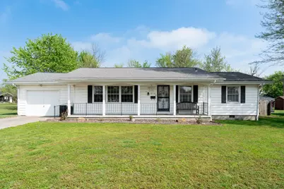 1810 W Chestnut Street, Marion, IL 62959 - Photo 1