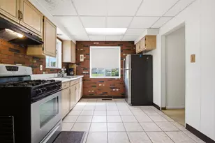 1360 Balmoral Ave, Calumet City, IL 60409 - Photo 7