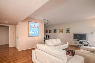 175 E Delaware Pl, Chicago, IL 60611 - Photo 11
