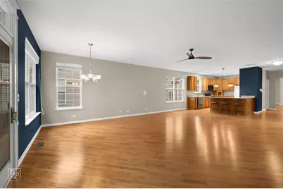 1870 Hampshire Drive, Hoffman Estates, IL 60192 - Photo 5