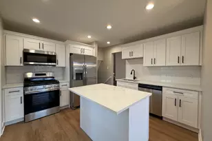 7547 Blazer Ave, Justice, IL 60458 - Photo 7