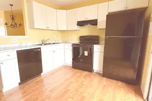 162 S Waters Edge Dr, Glendale Heights, IL 60139 - Photo 7