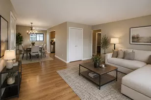 162 S Waters Edge Dr, Glendale Heights, IL 60139 - Photo 3