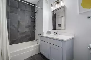 225 N Columbus Dr, Chicago, IL 60601 - Photo 19