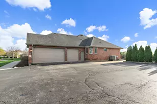 10703 Pebble Dr, Huntley, IL 60142 - Photo 39