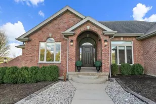 10703 Pebble Dr, Huntley, IL 60142 - Photo 3