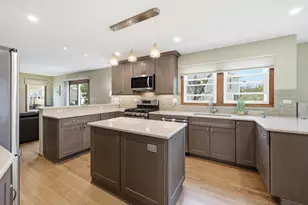 1846 Baltimore Dr, Elk Grove Village, IL 60007 - Photo 3