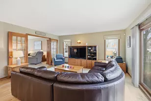 1846 Baltimore Dr, Elk Grove Village, IL 60007 - Photo 17