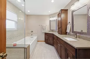 1846 Baltimore Dr, Elk Grove Village, IL 60007 - Photo 23