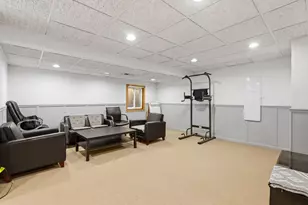 1038 S Hunt Club Dr, Mount Prospect, IL 60056 - Photo 15