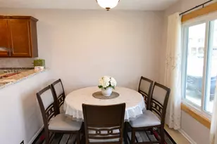 2S460 Cynthia Dr, Warrenville, IL 60555 - Photo 3