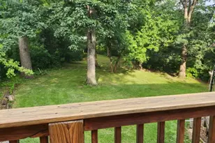 9215 S 83rd Ave, Hickory Hills, IL 60457 - Photo 5