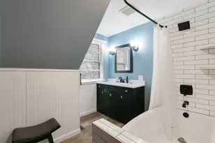 9215 S 83rd Ave, Hickory Hills, IL 60457 - Photo 13