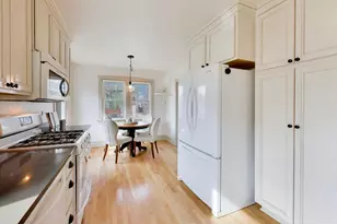 7006 W Jarvis Ave, Niles, IL 60714 - Photo 7