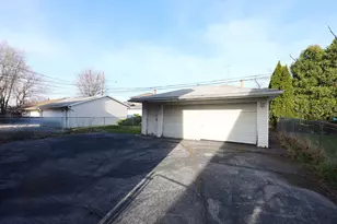 333 Luella Ave, Calumet City, IL 60409 - Photo 3