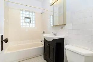 646 W 35th St, Chicago, IL 60616 - Photo 11