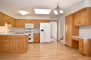 1263 Harleyford Rd, Woodridge, IL 60517 - Photo 7