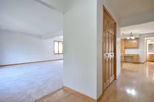 1263 Harleyford Rd, Woodridge, IL 60517 - Photo 3