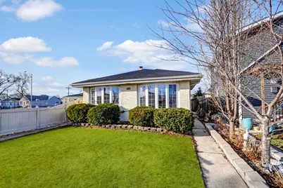 7754 S McVicker Avenue, Burbank, IL 60459 - Photo 1
