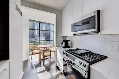 201 N Westshore Drive #801, Chicago, IL 60601 - Photo 17
