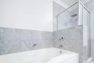 201 N Westshore Dr, Chicago, IL 60601 - Photo 21