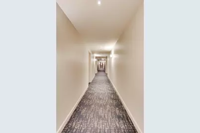 201 N Westshore Drive #801, Chicago, IL 60601 - Photo 33