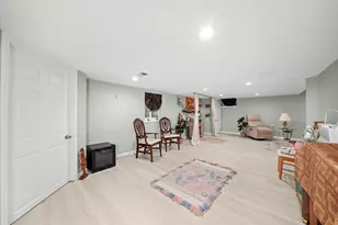 18 Newgate Ave, Naperville, IL 60565 - Photo 25