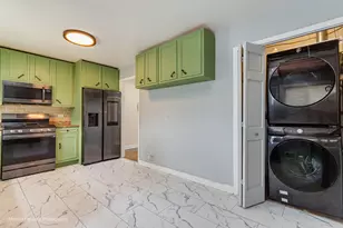7841 N Odell Ave, Niles, IL 60714 - Photo 17