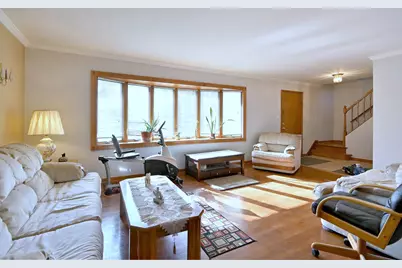 357 N Pioneer Drive, Addison, IL 60101 - Photo 3