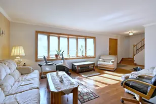 357 N Pioneer Dr, Addison, IL 60101 - Photo 3