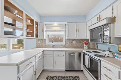 805 Sutton Drive, Northbrook, IL 60062 - Photo 11