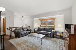 1358 Cottonwood Ln, Crystal Lake, IL 60014 - Photo 3