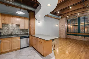 732 S Financial Pl, Chicago, IL 60605 - Photo 3