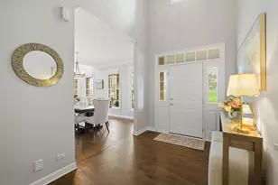 4359 Canterbury Ct, Saint Charles, IL 60174 - Photo 5