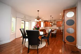1812 Warwick Ln, Schaumburg, IL 60193 - Photo 17