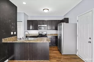 3618 Hyde Park Ct, Elgin, IL 60124 - Photo 9