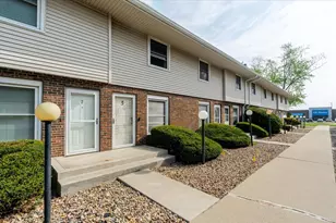 103 S Towanda Ave, Normal, IL 61761 - Photo 3