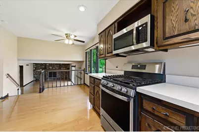 36W345 Barton Drive, Saint Charles, IL 60175 - Photo 11
