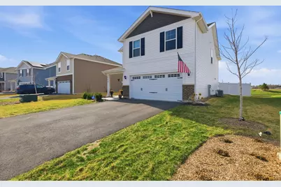 117 Fieldcrest Avenue, Hampshire, IL 60140 - Photo 1