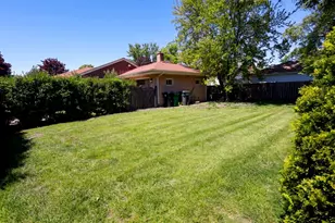 901 Park Plaine Ave, Park Ridge, IL 60068 - Photo 19