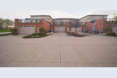4935 Utica Ridge Road #220, Davenport, IA 52807 - Photo 3